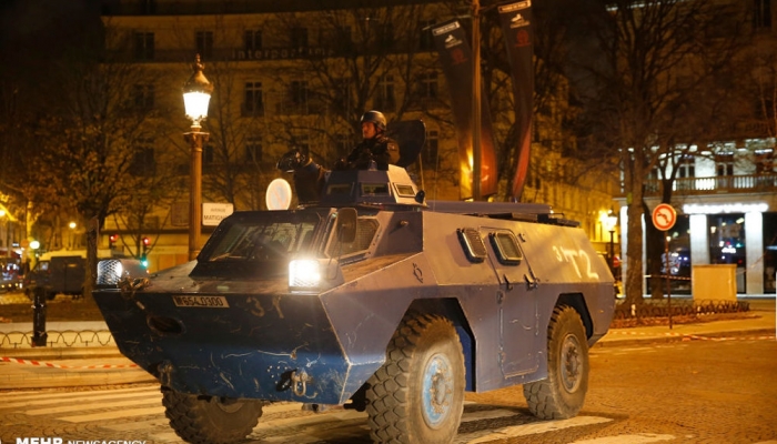 حکومت نظامی در فرانسه صدها نفر زخمی و ۸۷۵ معترض بازداشت شدند