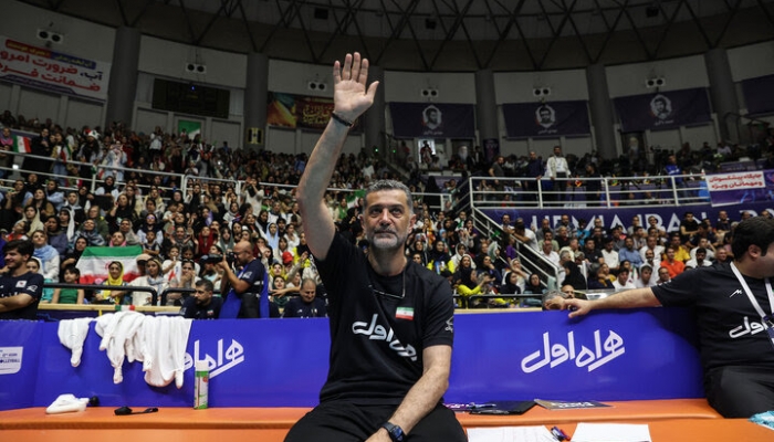 بهروز عطایی از سرمربیگری تیم ملی والیبال ایران استعفا کرد