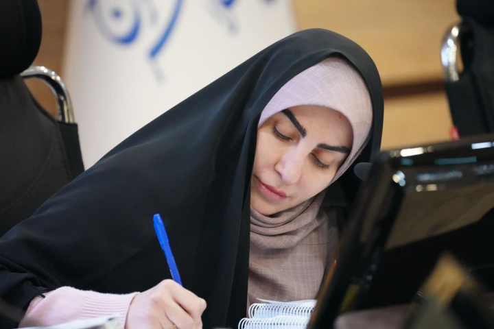 آقای شهردار آیا پیش بینی کرده اید که چه میزان از بودجه ای که نوشته اید، محقق می شود؟  آقای شهردار آیا پیش بینی کرده اید که چه میزان از بودجه ای که نوشته اید، محقق می شود؟