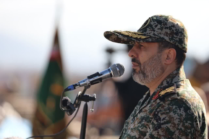 سپاه پاسداران سپر بلای ملت است سپاه پاسداران سپر بلای ملت است