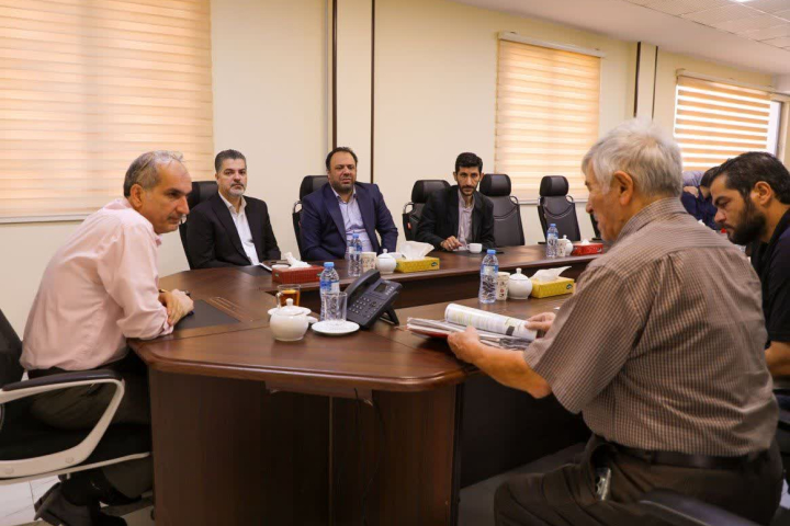 دیدارهای مردمی روشی موثر برای شناسایی مطالبات شهروندان دیدارهای مردمی روشی موثر برای شناسایی مطالبات شهروندان